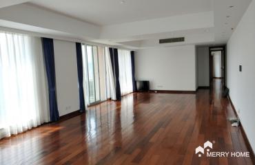 Chevalier 4br apt with stunning view in French concession